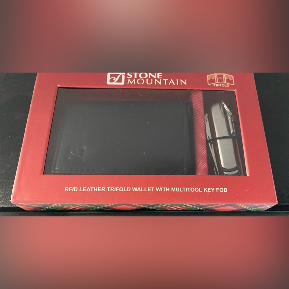 Stone Mountain Leather Trifold Black Wallet & Silver Pocket Multitool Key Fob
